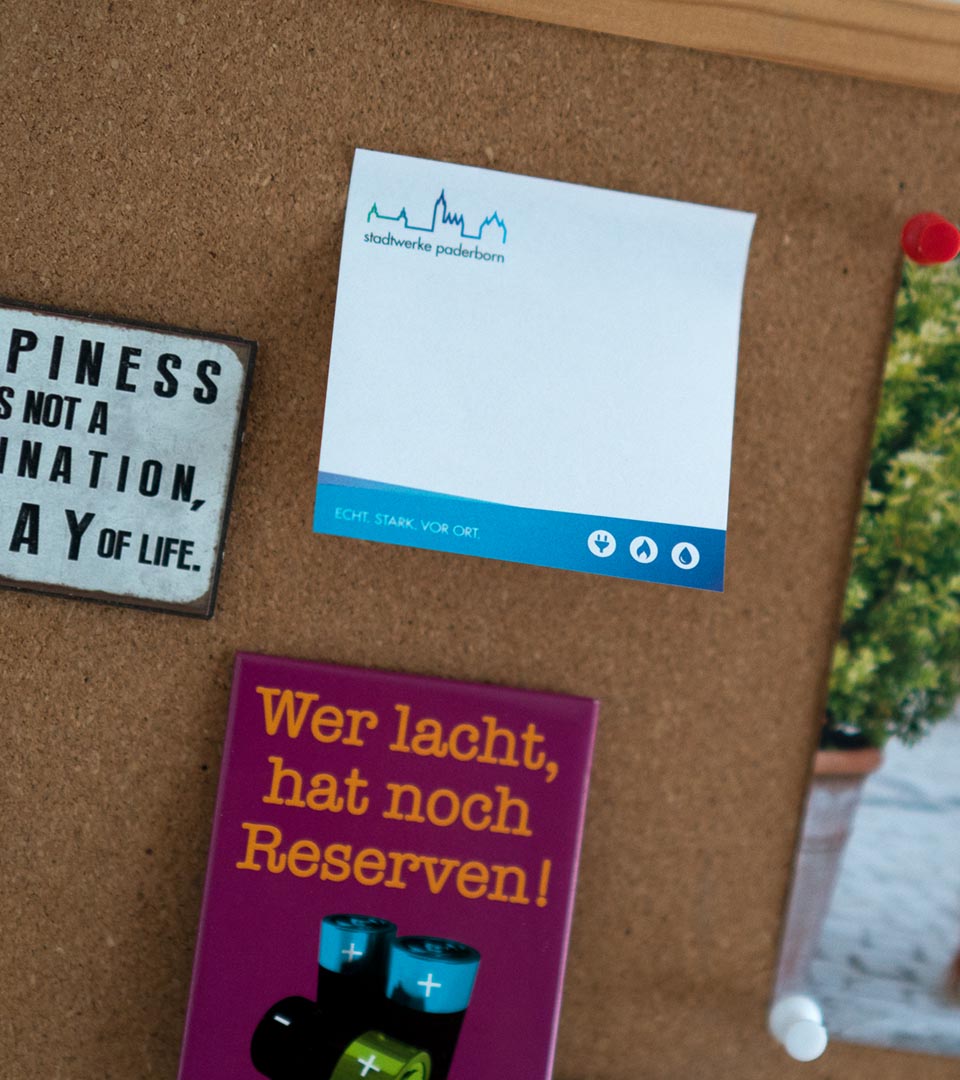 Pinnwand mit einem Post-It