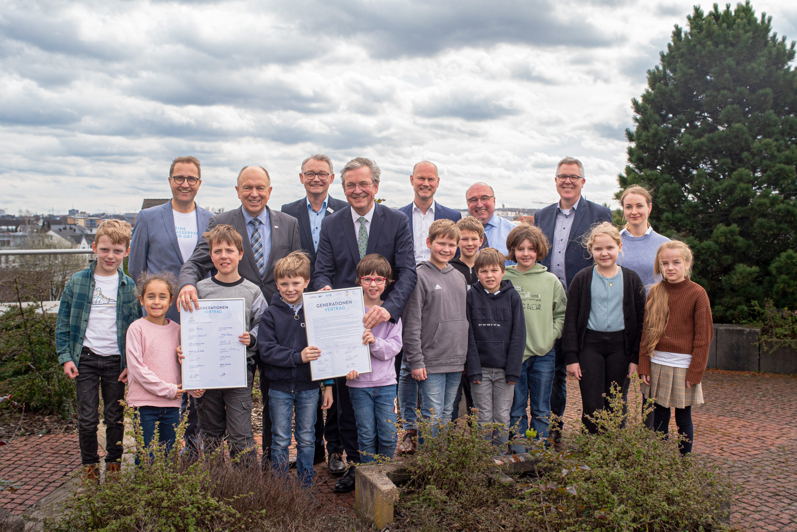 Gruppenbild Personen zum Generationen Vertrag